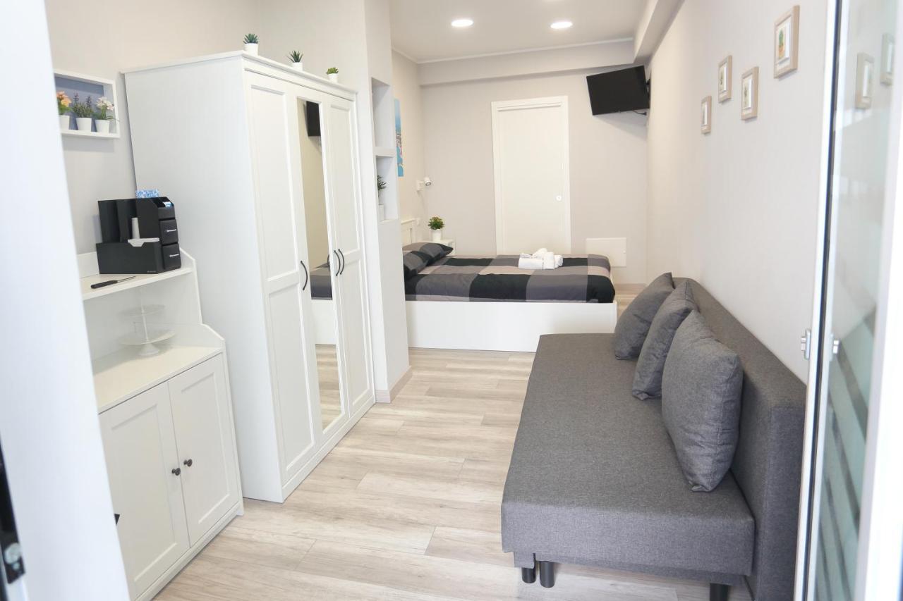 Ag Luxury Rooms 贾迪尼-纳克索斯 外观 照片
